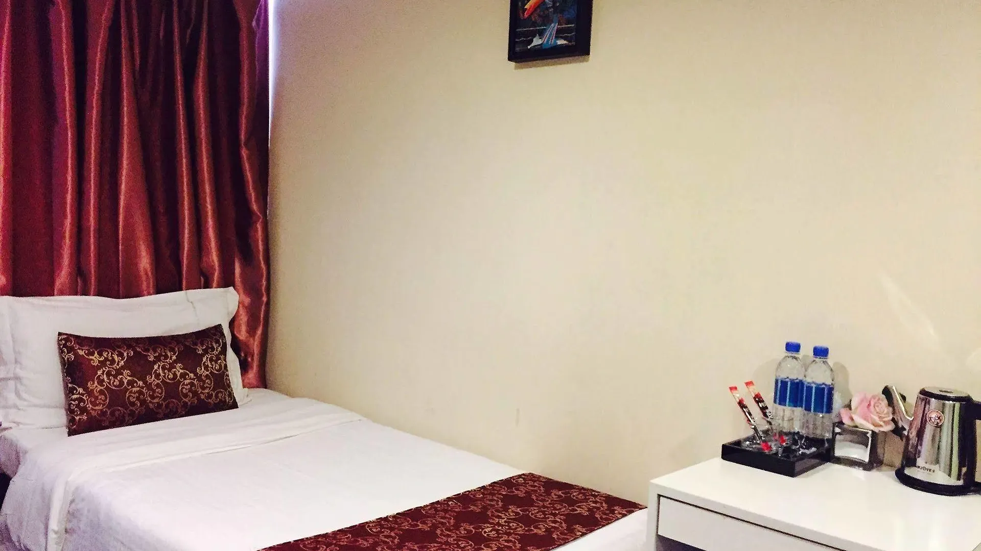 California Hotel Hong Kong Guest house