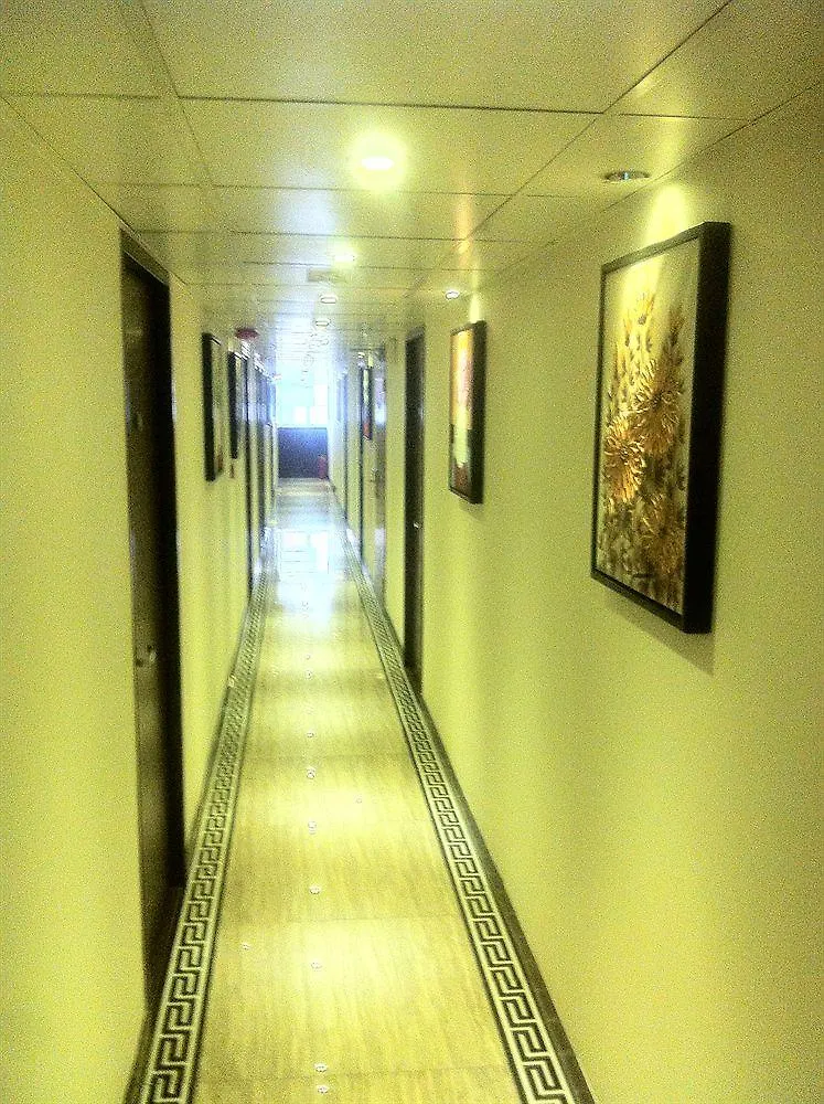 California Hotel Hongkong 2*,