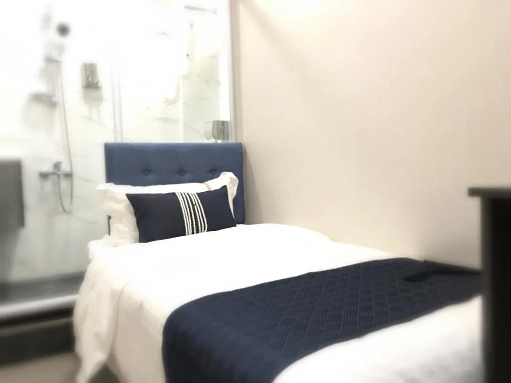California Hotel Hongkong 2*,  China