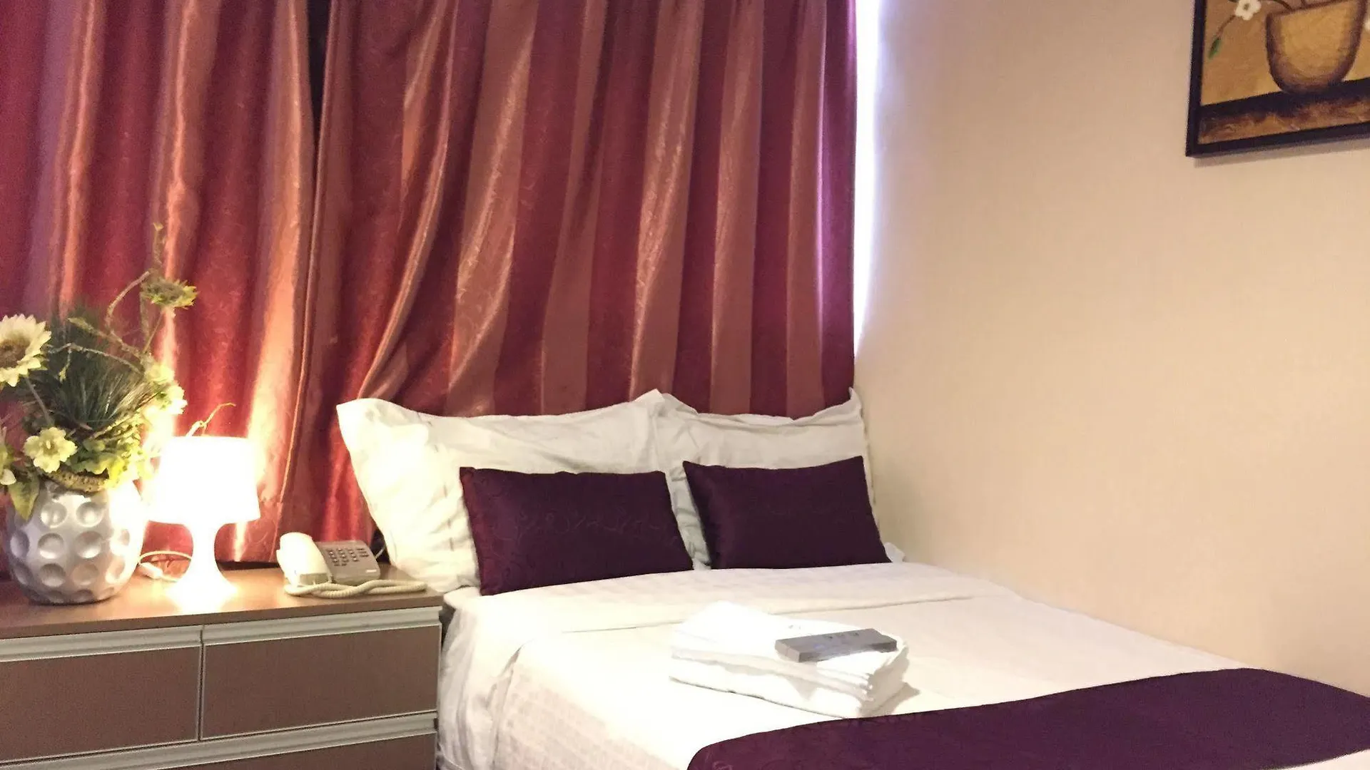 California Hotel Hongkong 2*,
